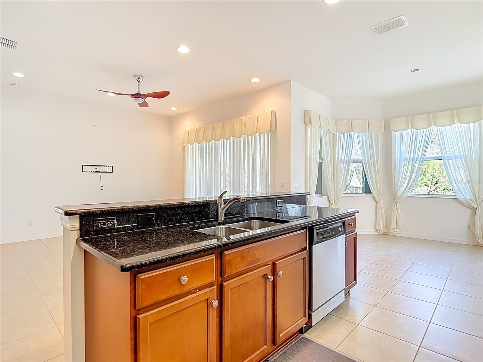 16121 CAPE CORAL DR, WIMAUMA, FL, 33598