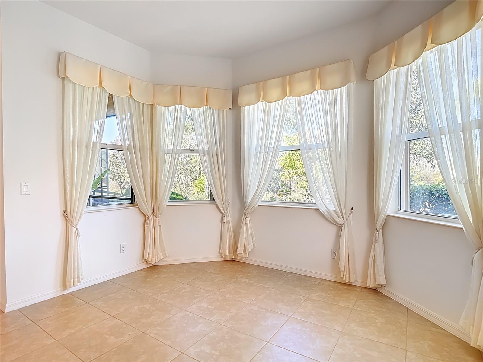 16121 CAPE CORAL DR, WIMAUMA, FL, 33598