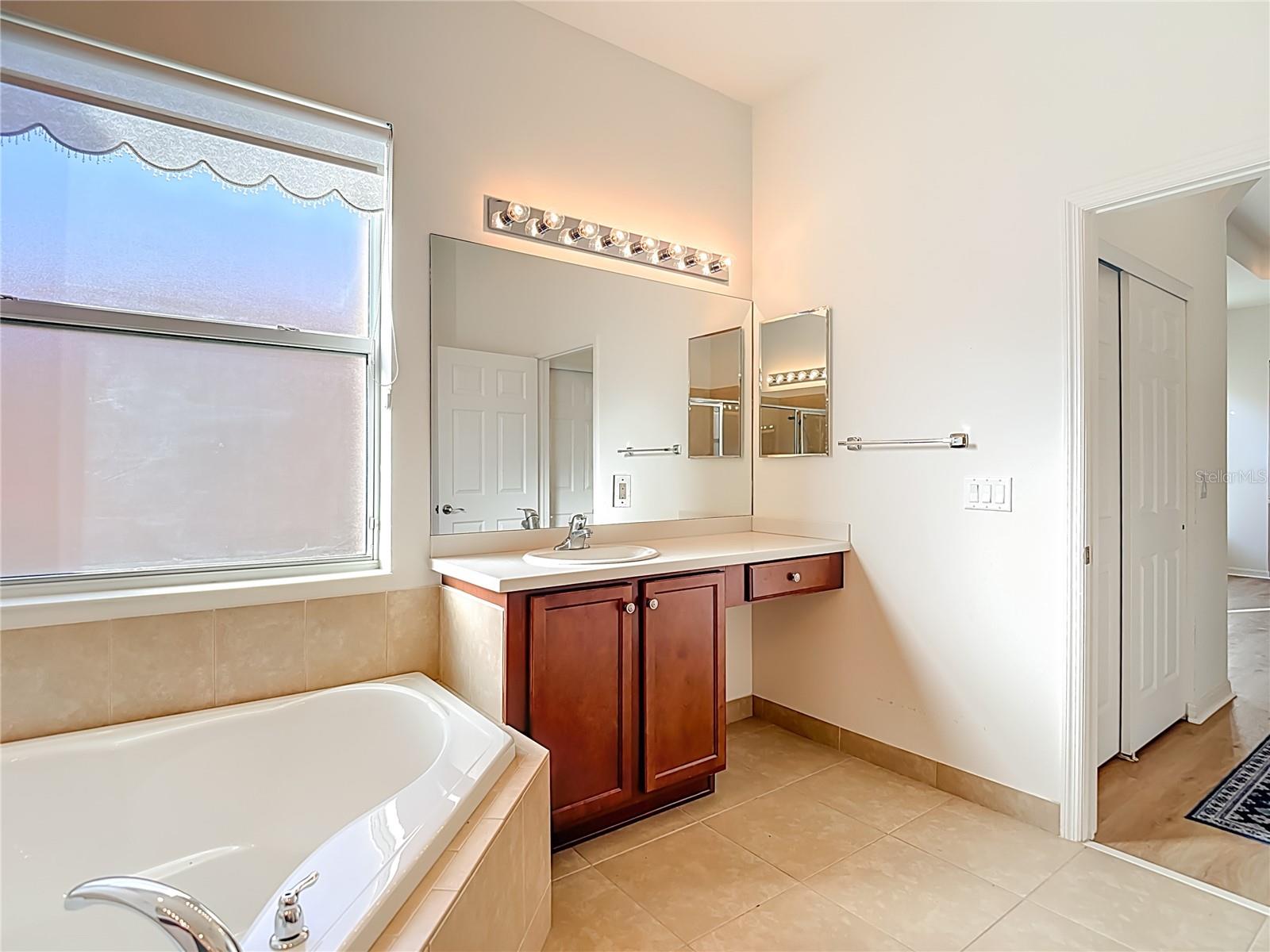 16121 CAPE CORAL DR, WIMAUMA, FL, 33598