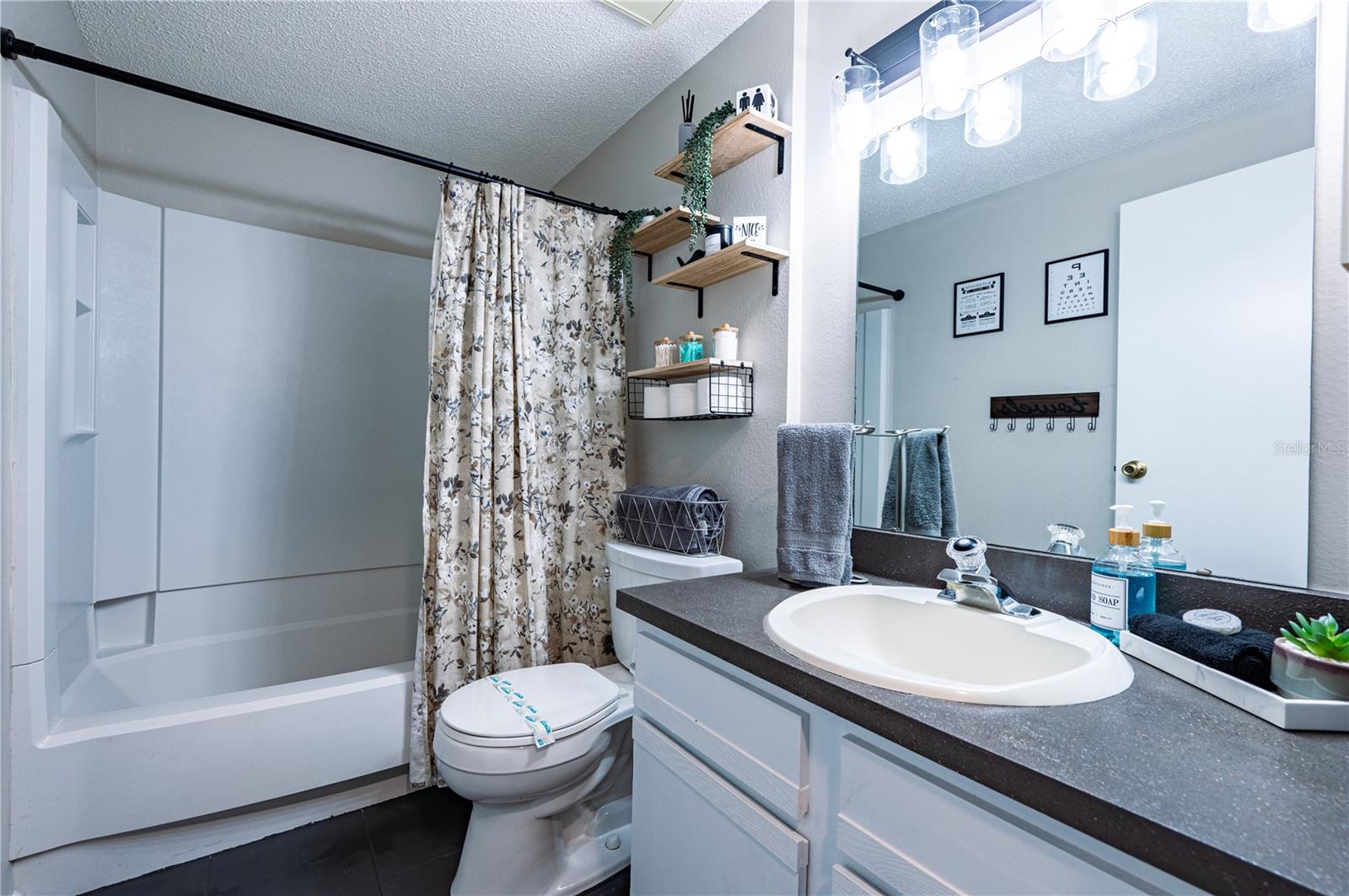 6504 39TH AVE W, BRADENTON, FL, 34209