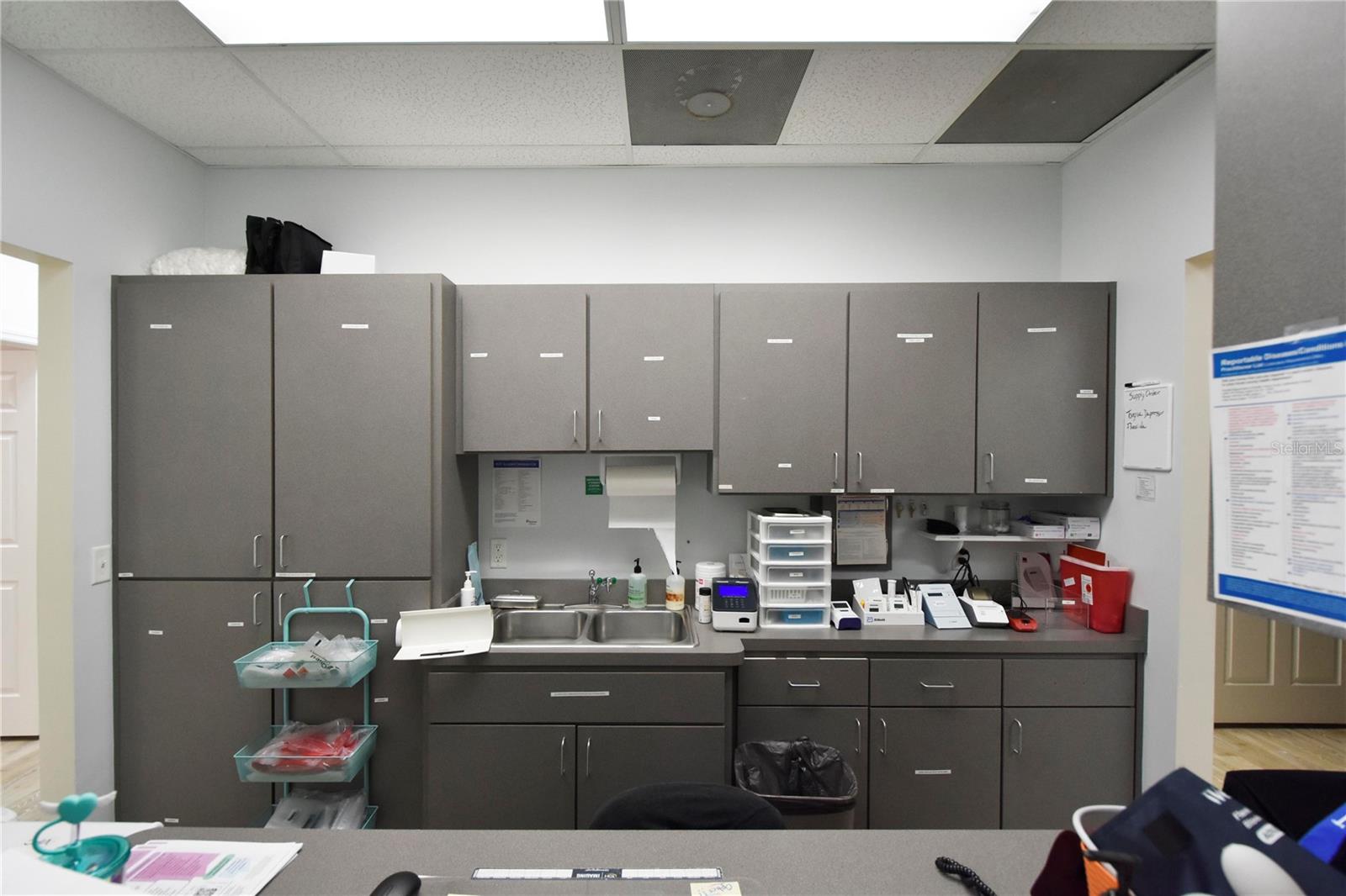 1812 HEALTH CARE DR, NEW PORT RICHEY, FL, 34655