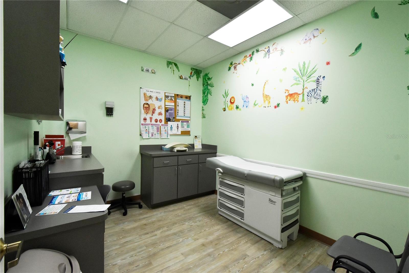 1812 HEALTH CARE DR, NEW PORT RICHEY, FL, 34655