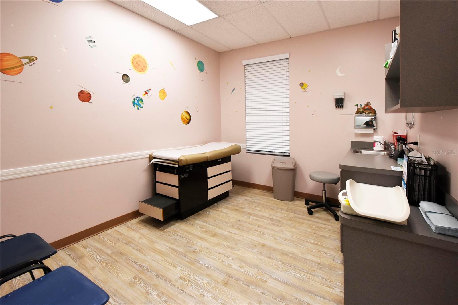 1812 HEALTH CARE DR, NEW PORT RICHEY, FL, 34655