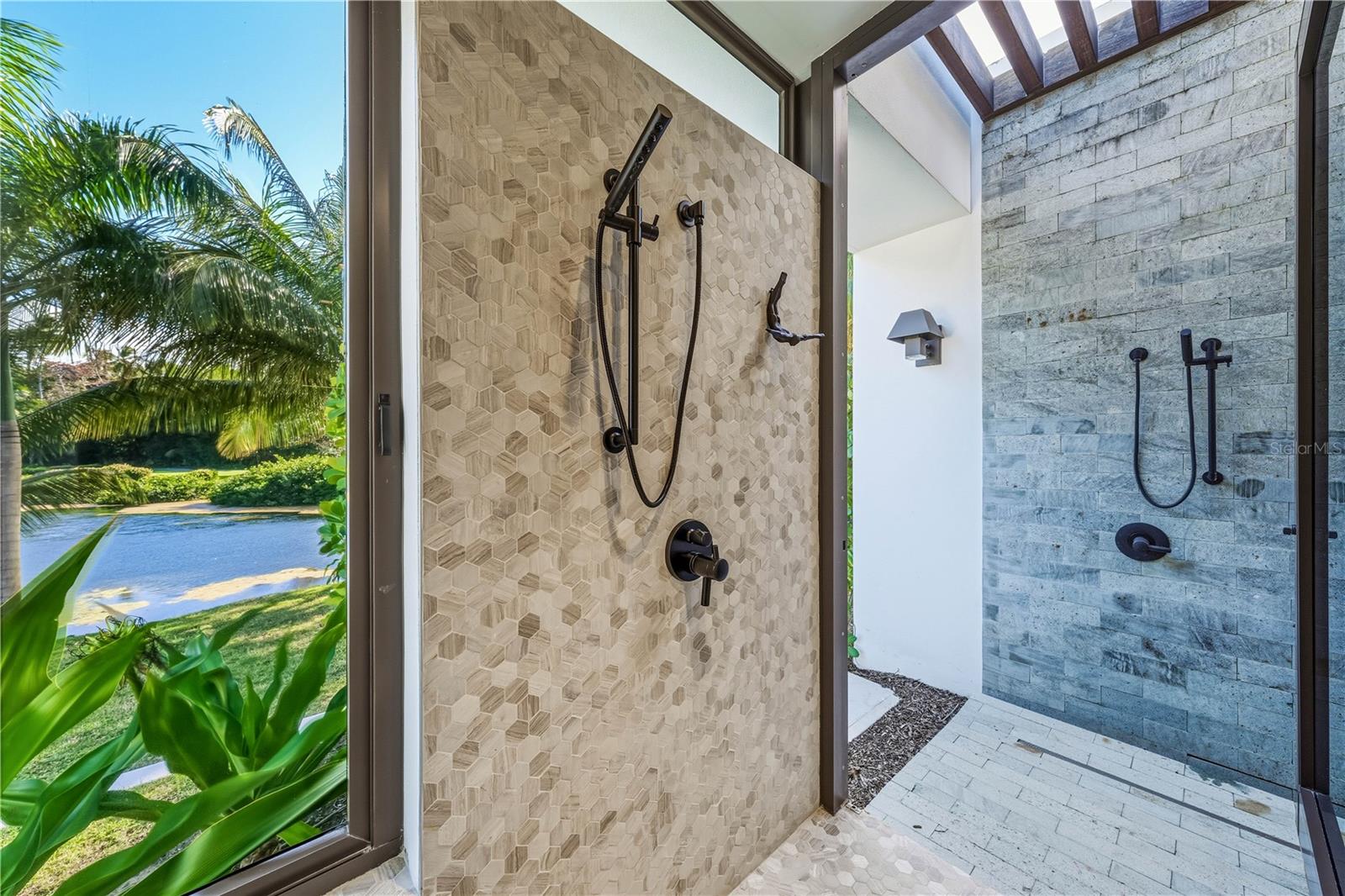 PR9118978 Property Photo