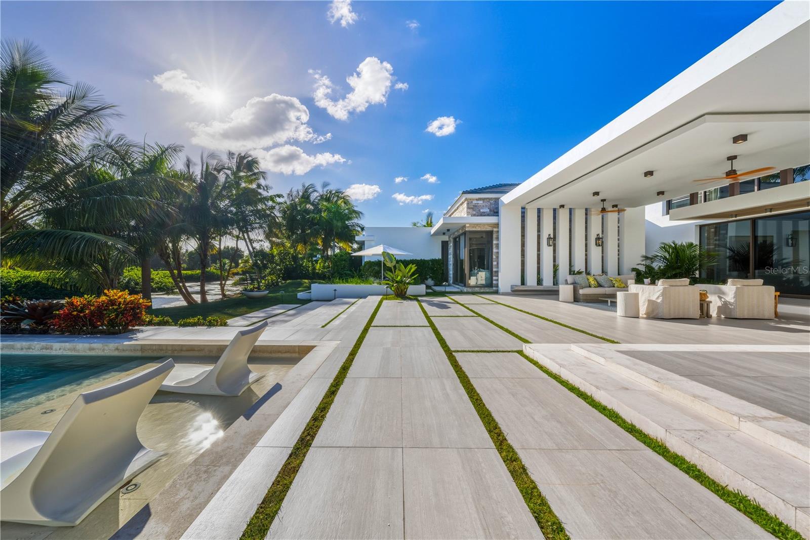 PR9118978 Property Photo