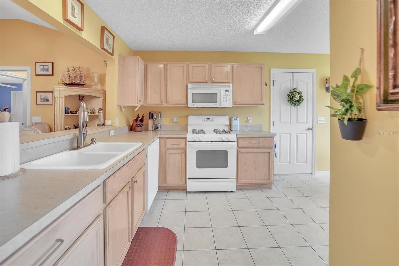 8371 SE 168TH TRINITY PL, THE VILLAGES, FL, 32162