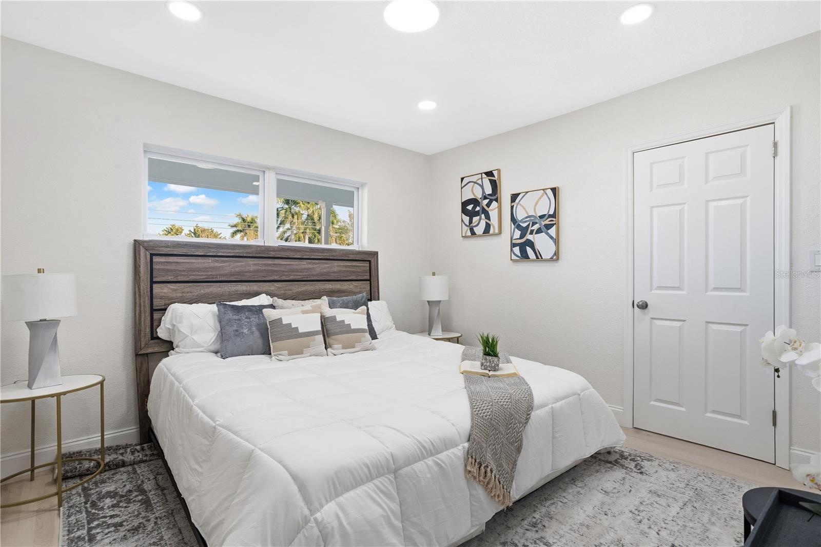 214 45TH AVE NE, ST PETERSBURG, FL, 33703