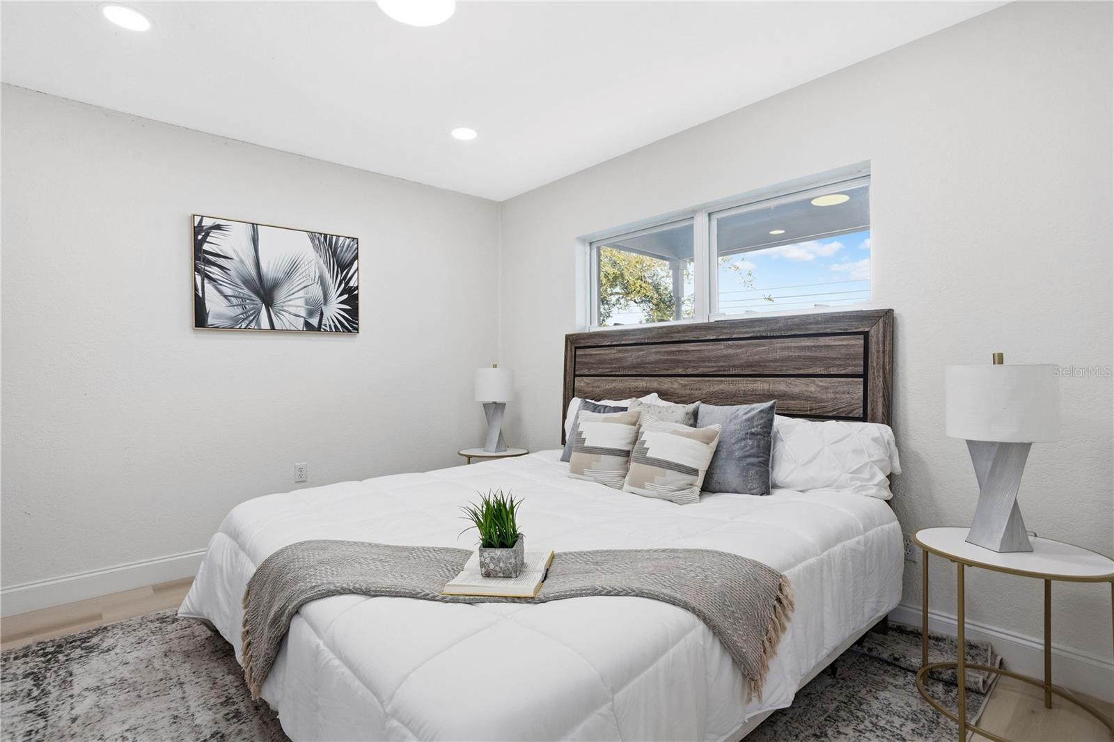 214 45TH AVE NE, ST PETERSBURG, FL, 33703