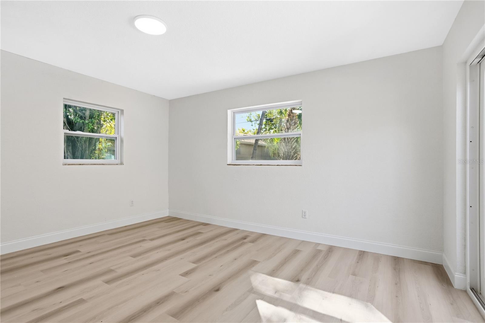 214 45TH AVE NE, ST PETERSBURG, FL, 33703