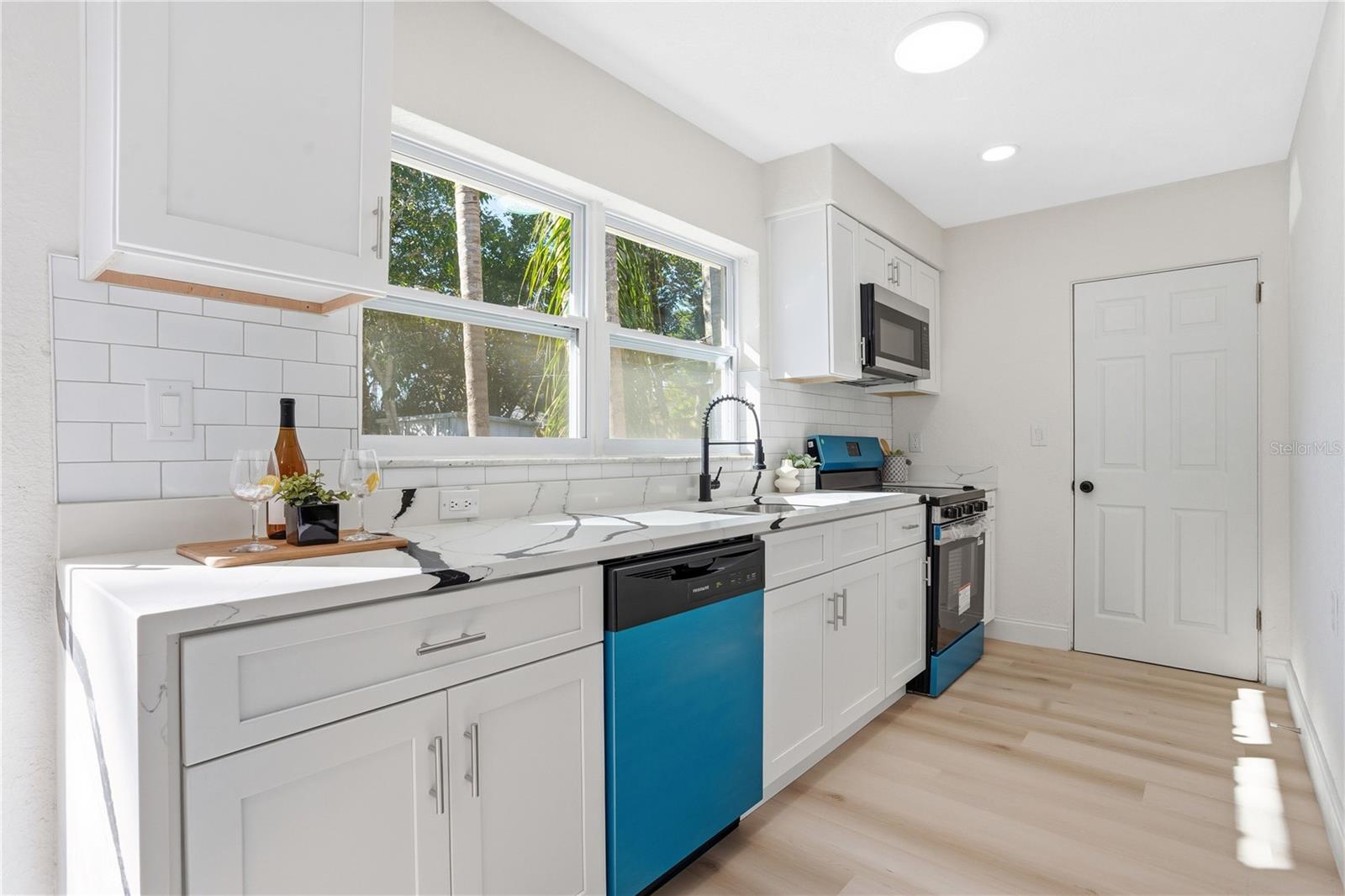 214 45TH AVE NE, ST PETERSBURG, FL, 33703