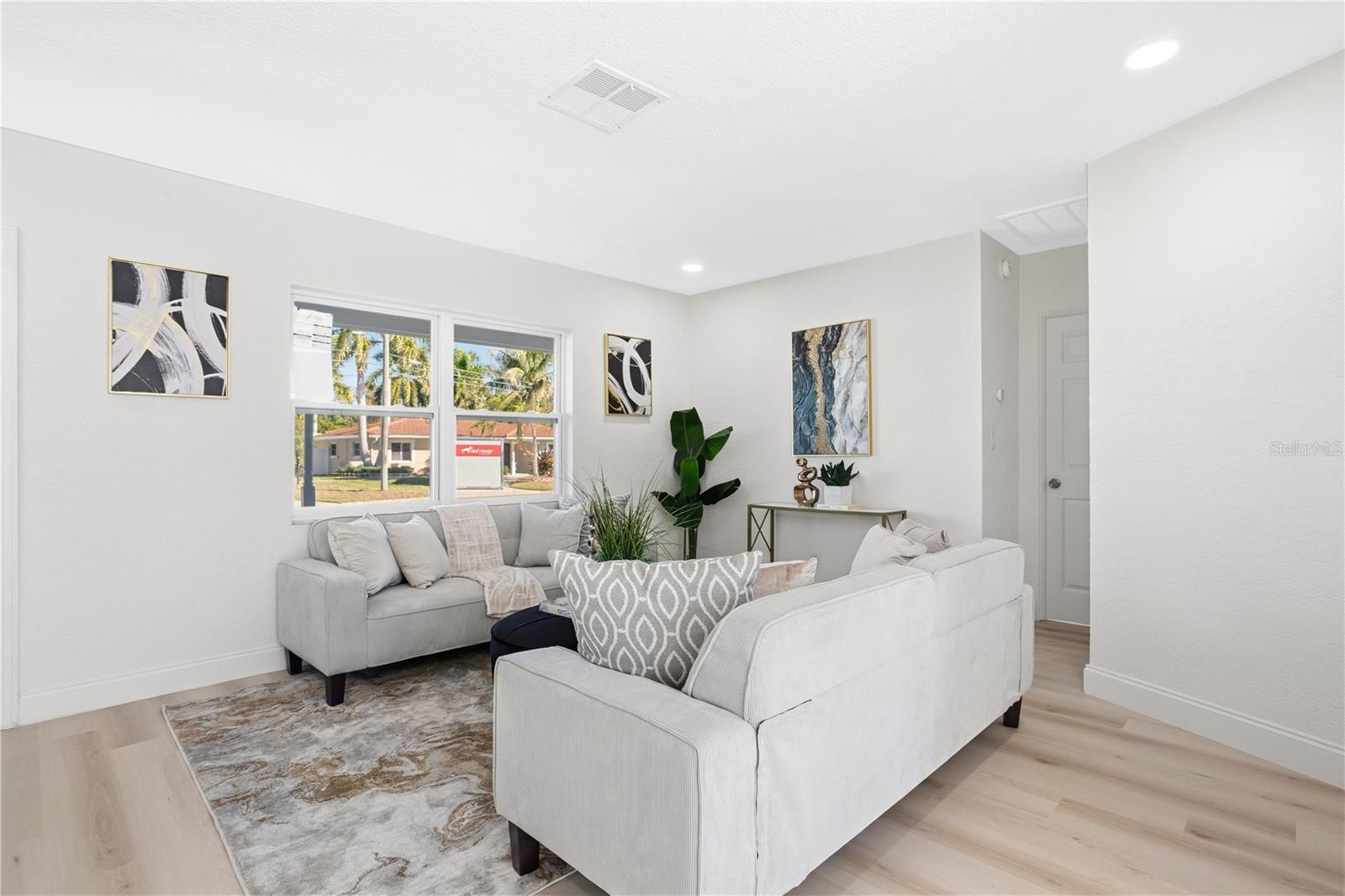 214 45TH AVE NE, ST PETERSBURG, FL, 33703