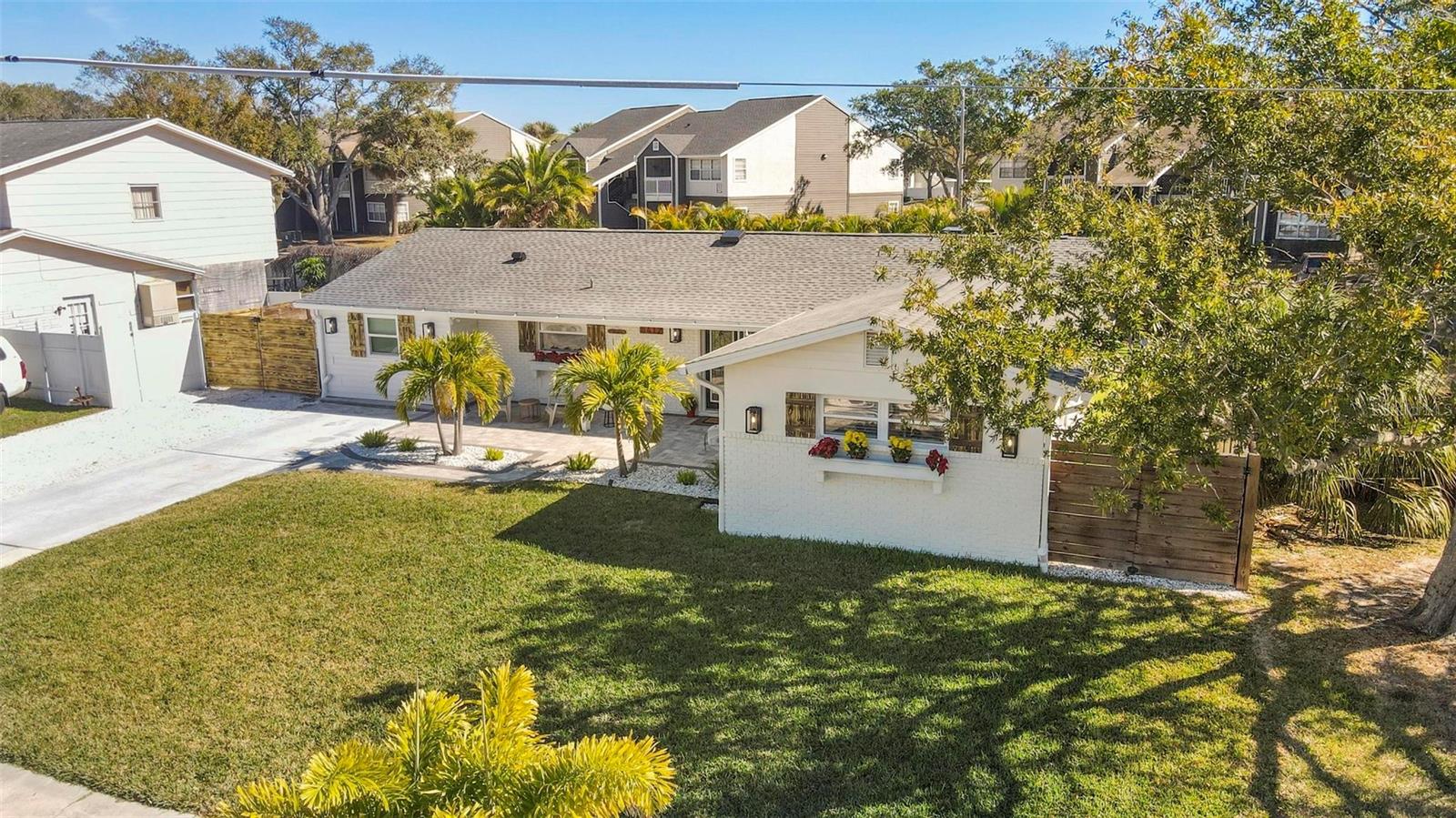 8412 LOPEZ DR, TAMPA, FL, 33615