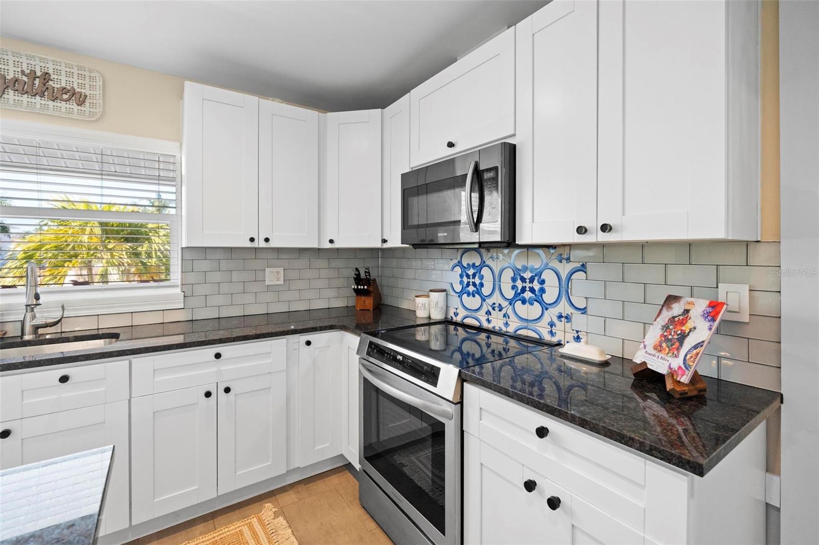 8412 LOPEZ DR, TAMPA, FL, 33615