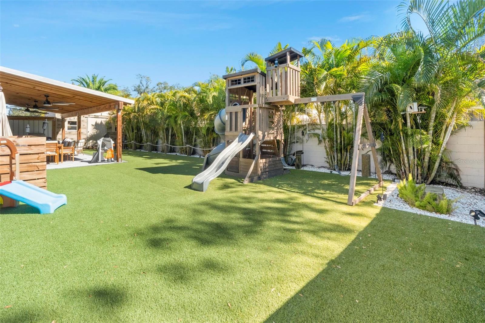 8412 LOPEZ DR, TAMPA, FL, 33615