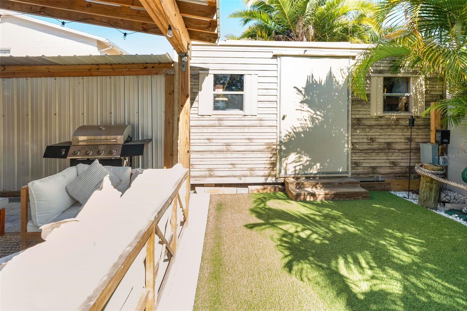 8412 LOPEZ DR, TAMPA, FL, 33615