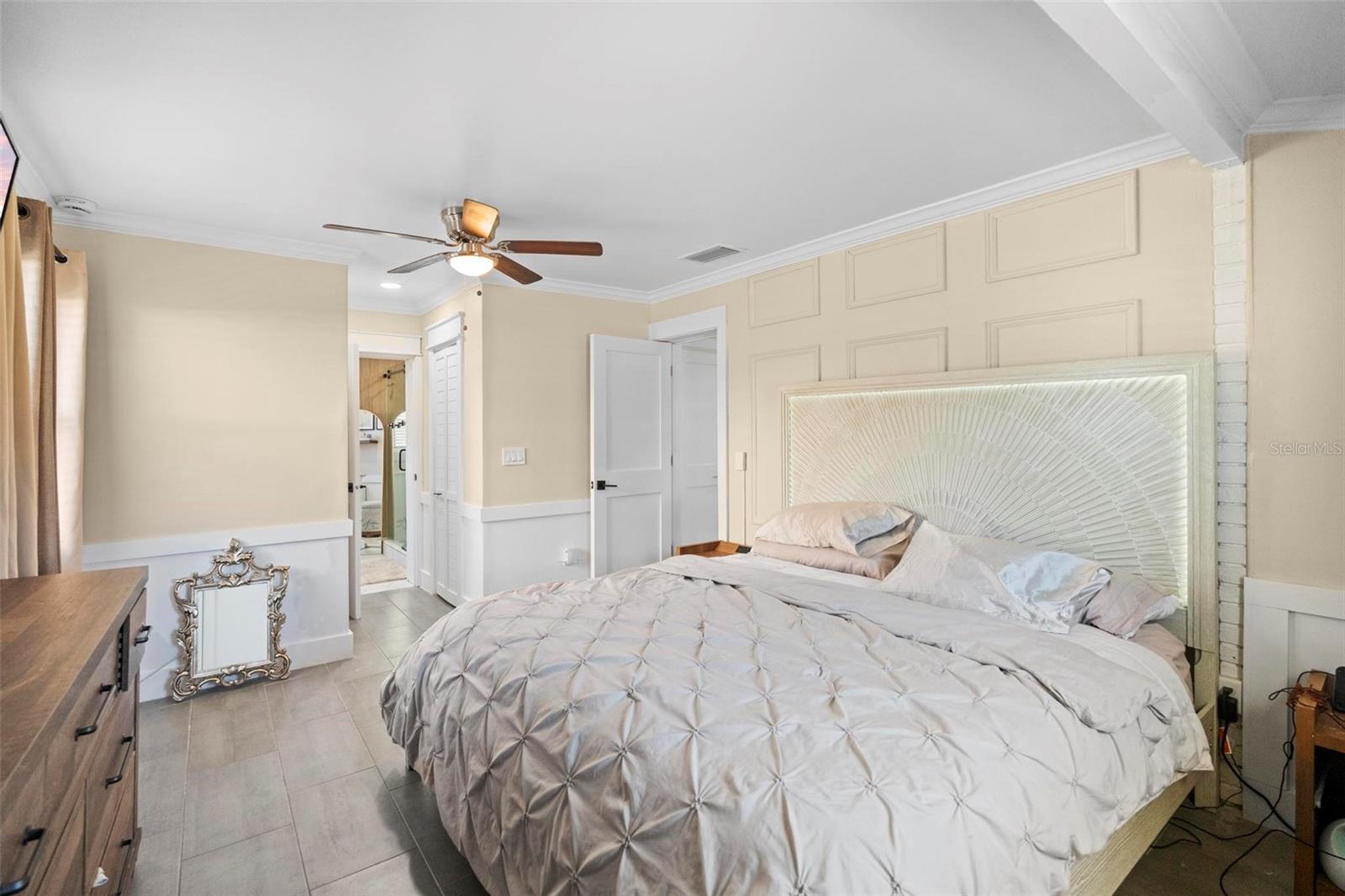 8412 LOPEZ DR, TAMPA, FL, 33615