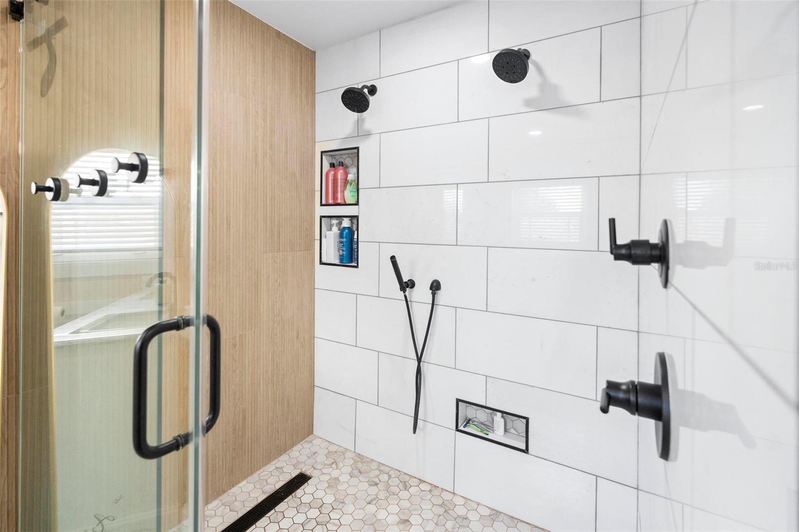 8412 LOPEZ DR, TAMPA, FL, 33615