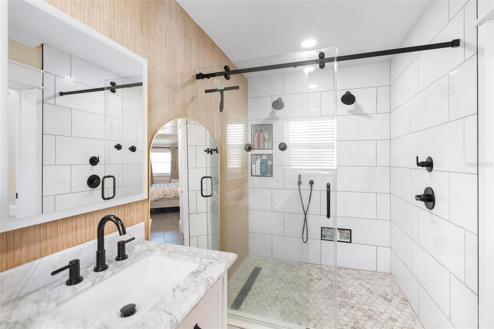 8412 LOPEZ DR, TAMPA, FL, 33615