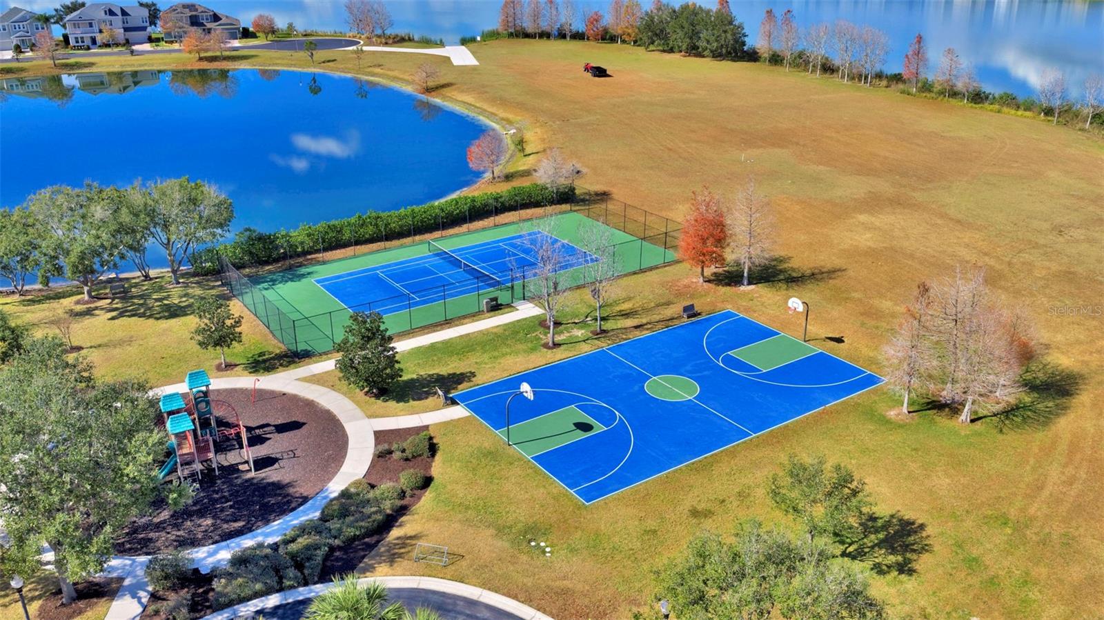 1102 WHITE WATER BAY DR, GROVELAND, FL, 34736