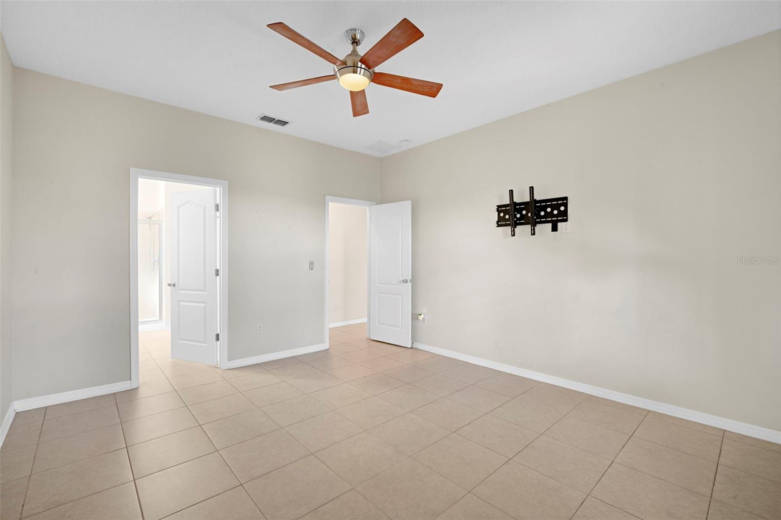 1102 WHITE WATER BAY DR, GROVELAND, FL, 34736