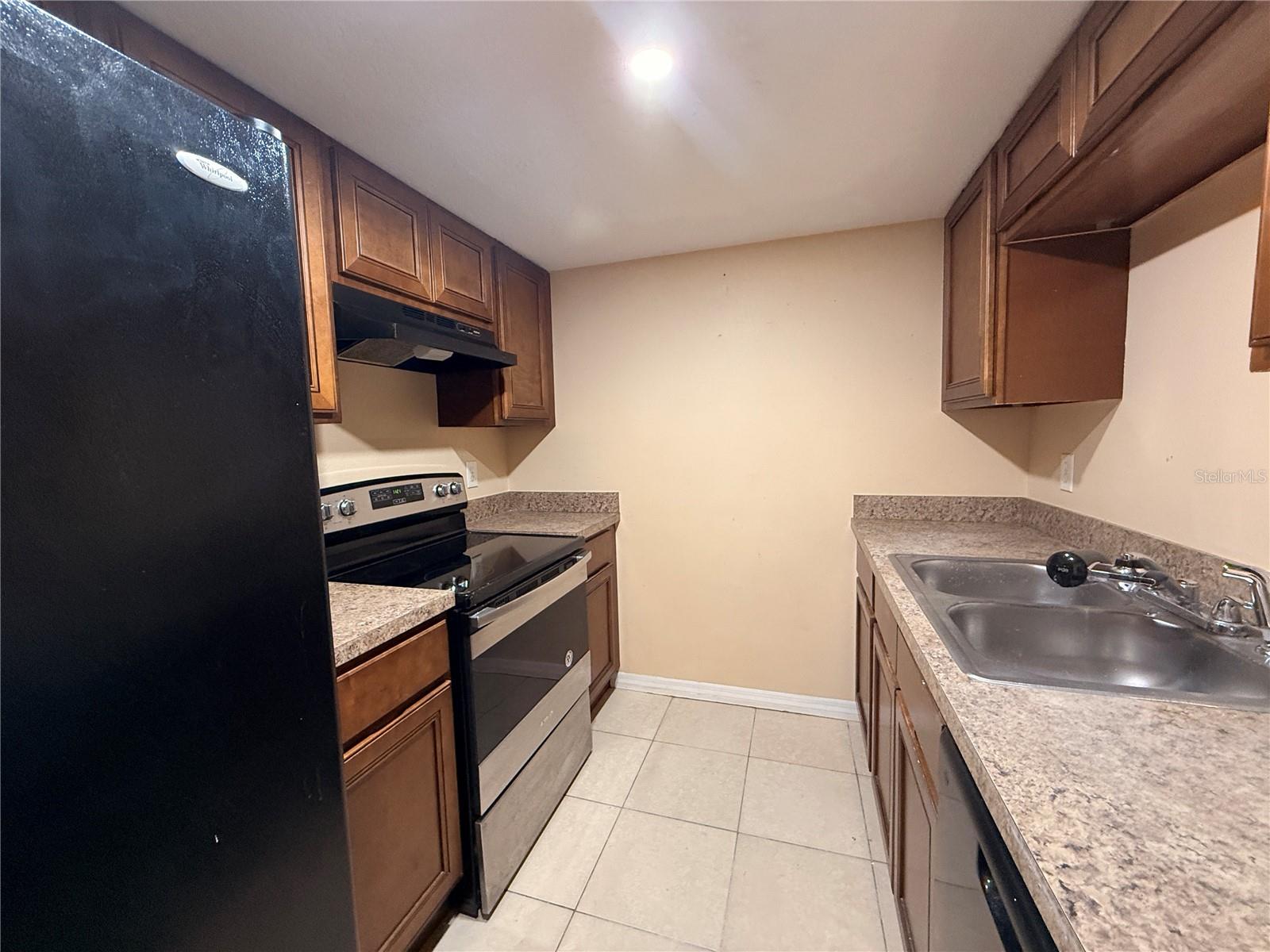 934 LAKE DESTINY RD #B, ALTAMONTE SPRINGS, FL, 32714