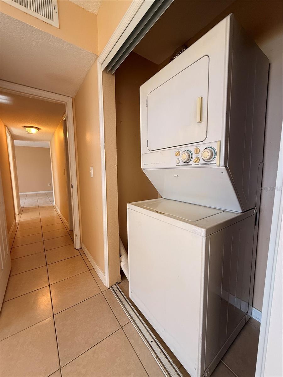 934 LAKE DESTINY RD #B, ALTAMONTE SPRINGS, FL, 32714