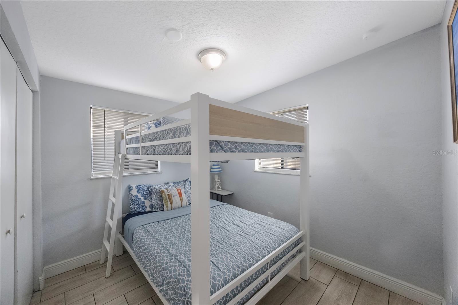 9169 ROBIN RD, SEMINOLE, FL, 33777