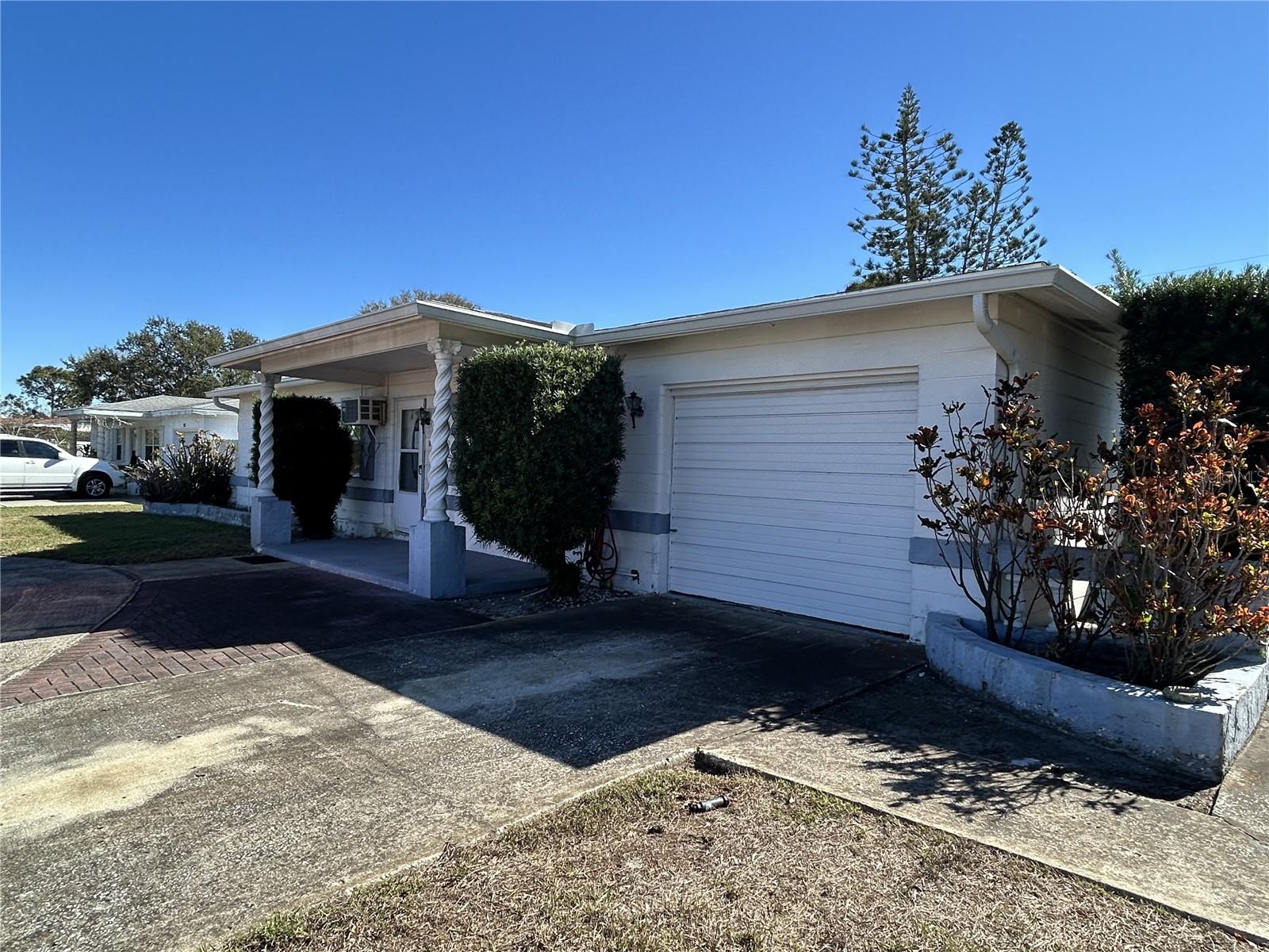 6116 52ND AVE N, KENNETH CITY, FL, 33709