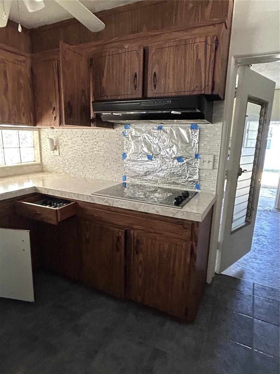 6116 52ND AVE N, KENNETH CITY, FL, 33709