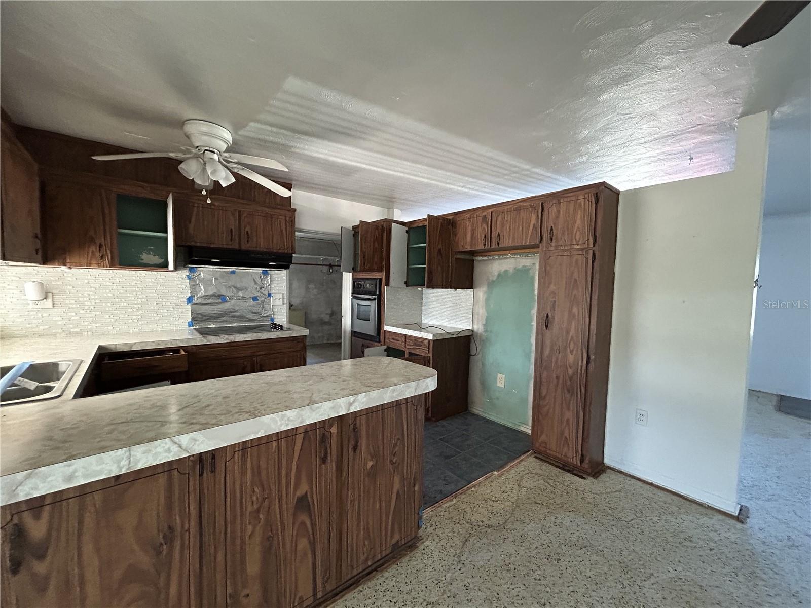 6116 52ND AVE N, KENNETH CITY, FL, 33709