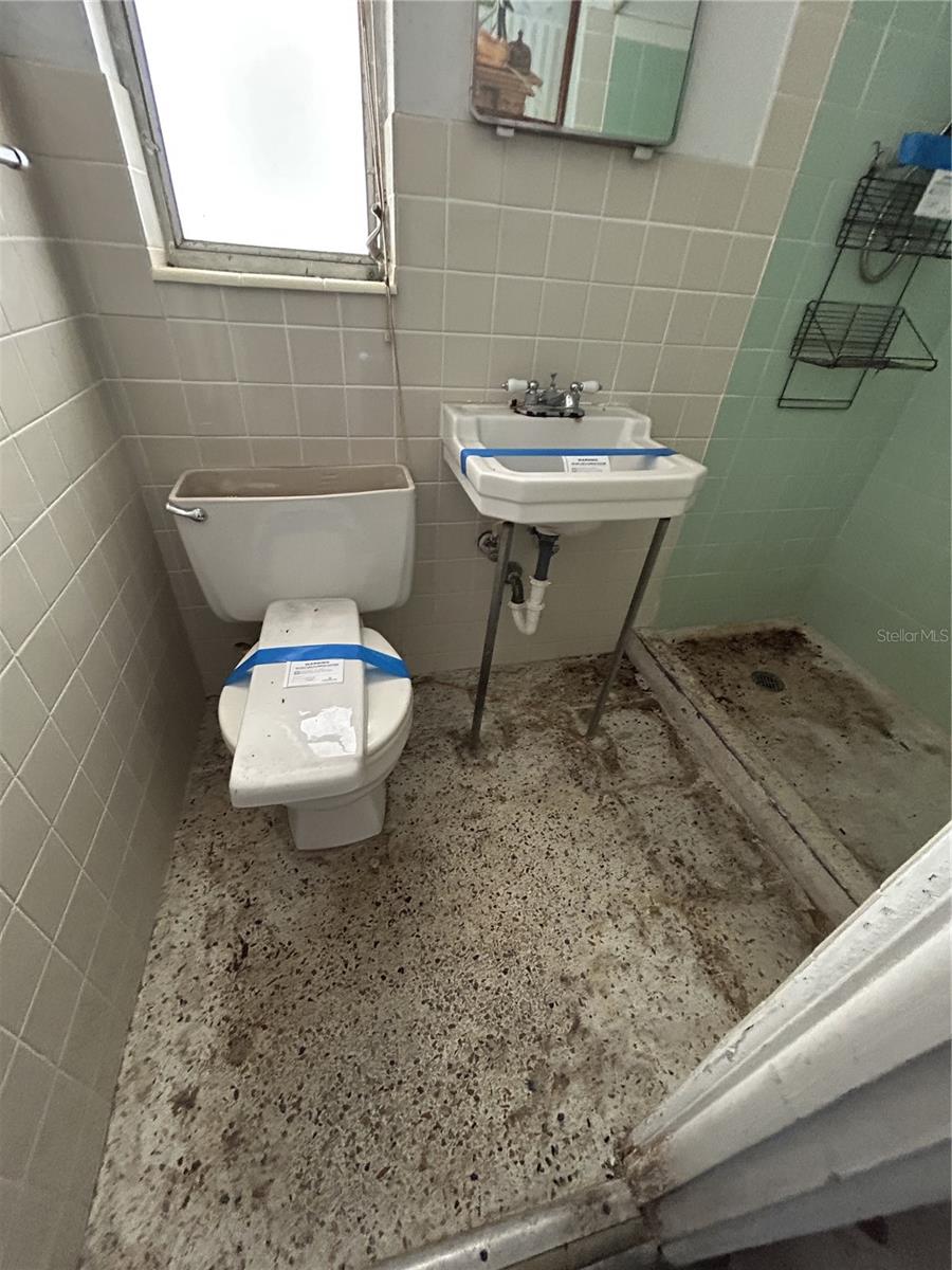 6116 52ND AVE N, KENNETH CITY, FL, 33709