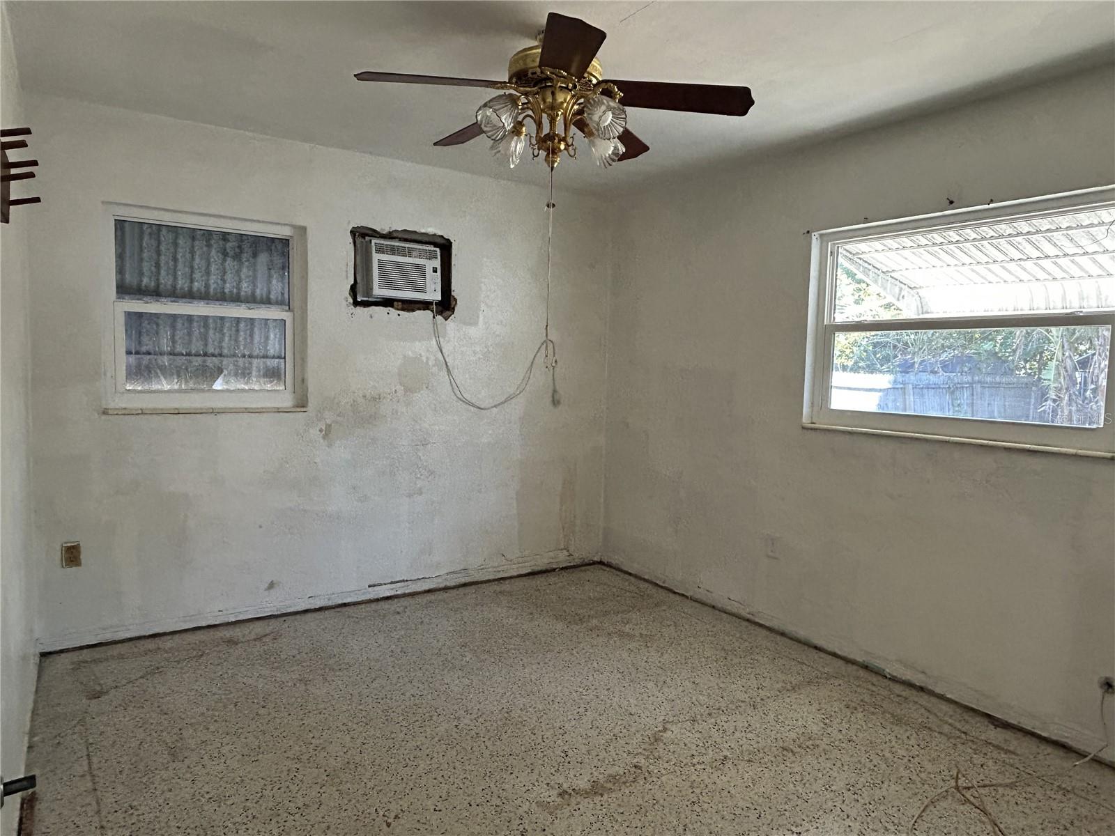 6116 52ND AVE N, KENNETH CITY, FL, 33709