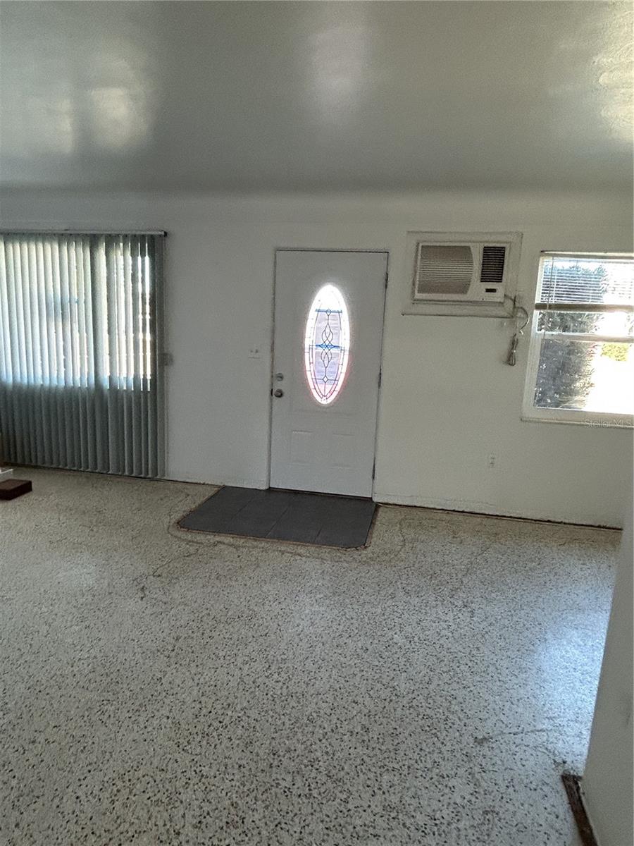 6116 52ND AVE N, KENNETH CITY, FL, 33709