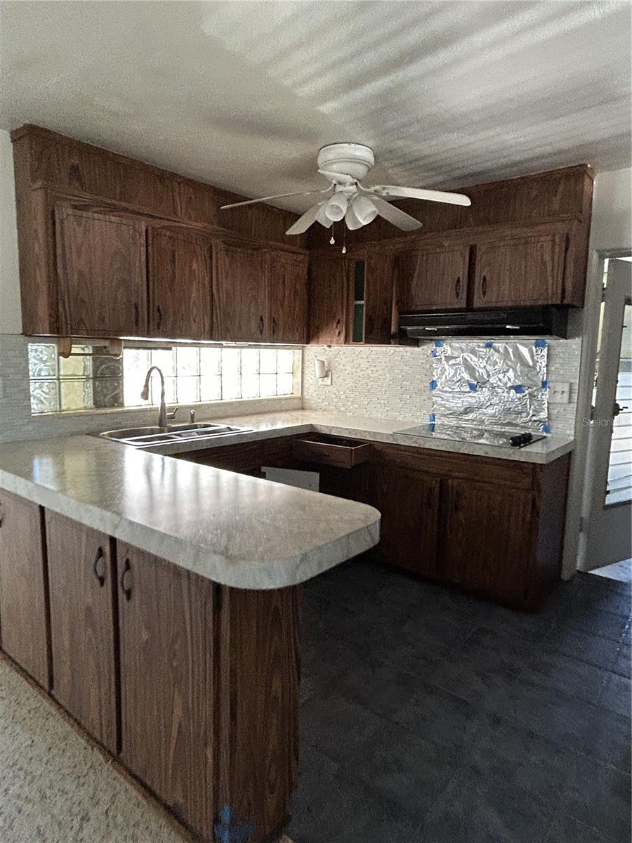 6116 52ND AVE N, KENNETH CITY, FL, 33709