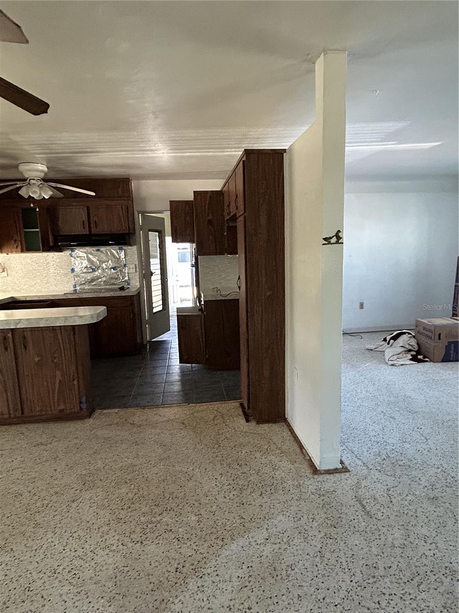 6116 52ND AVE N, KENNETH CITY, FL, 33709