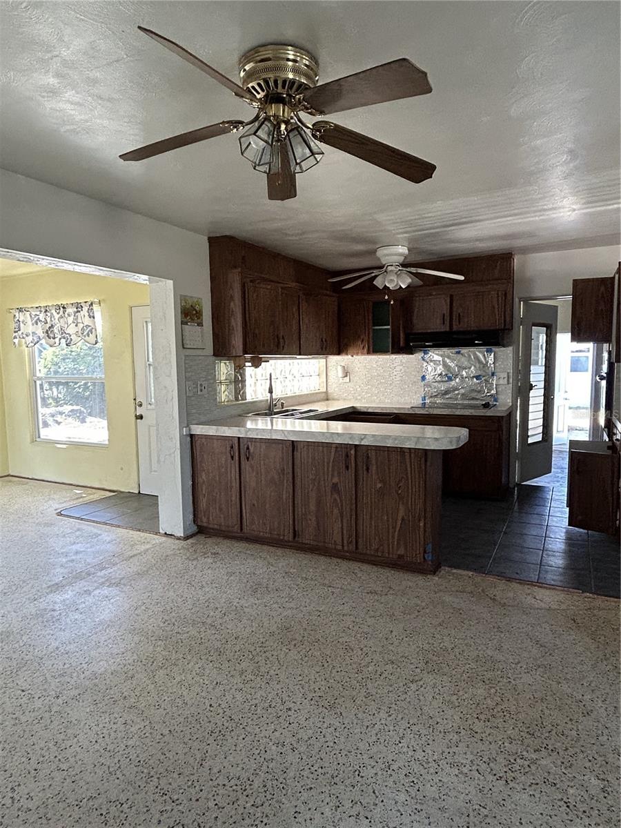 6116 52ND AVE N, KENNETH CITY, FL, 33709