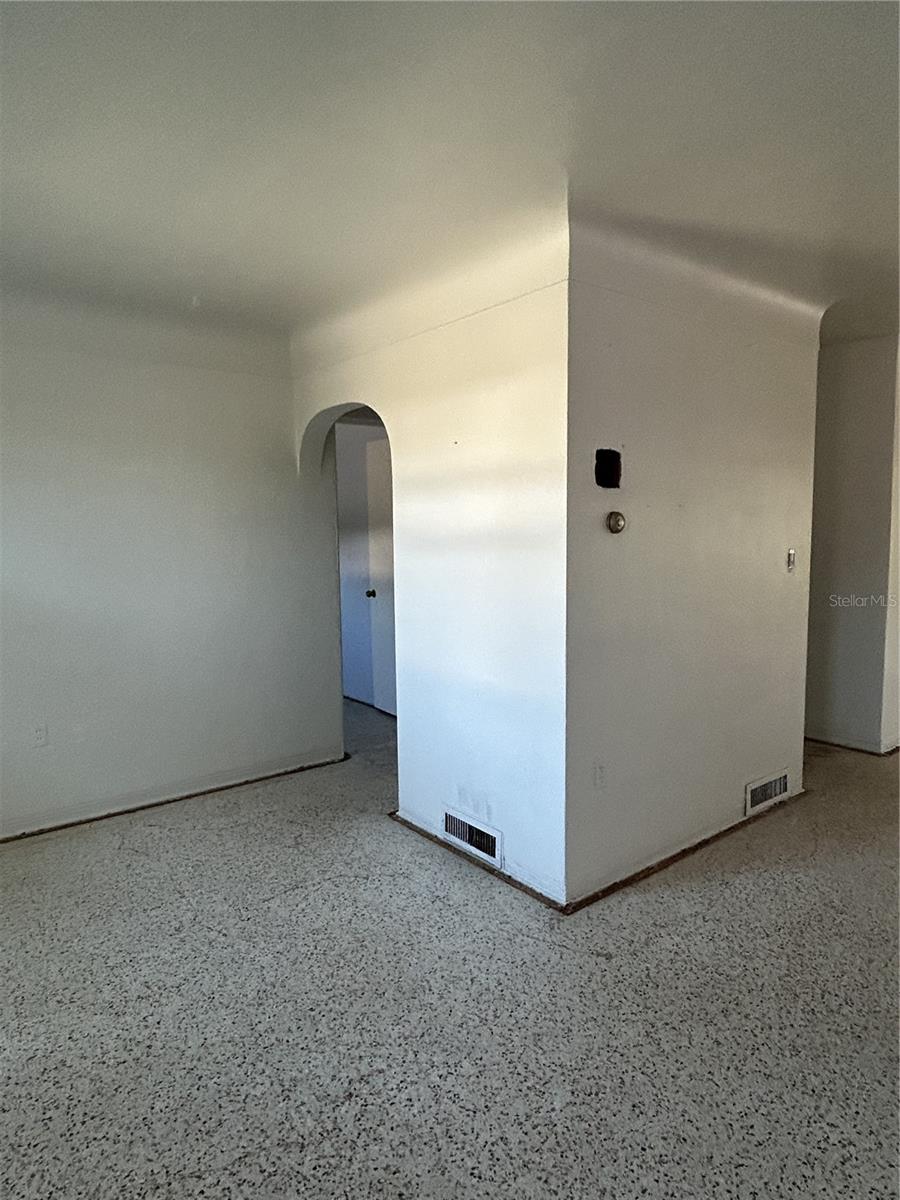 6116 52ND AVE N, KENNETH CITY, FL, 33709