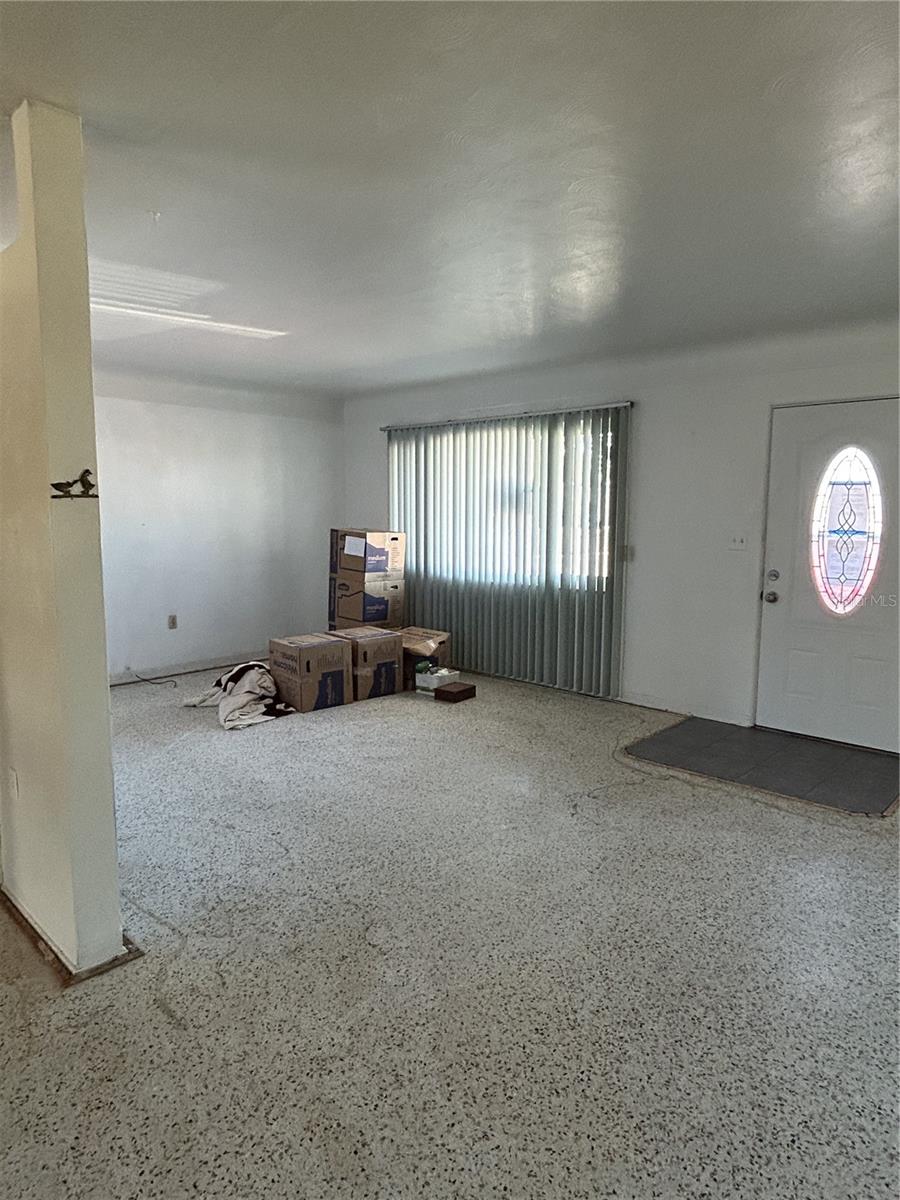 6116 52ND AVE N, KENNETH CITY, FL, 33709