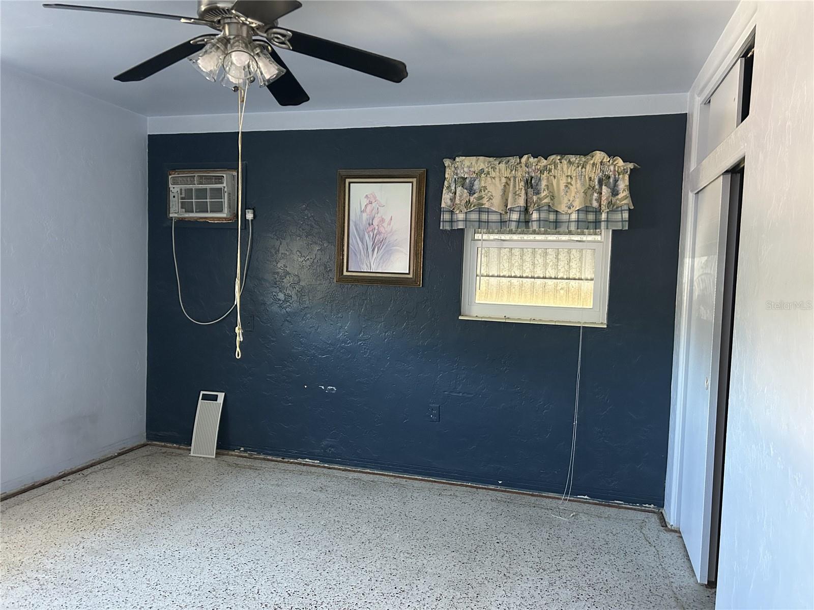 6116 52ND AVE N, KENNETH CITY, FL, 33709