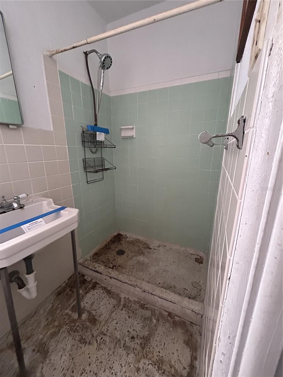 6116 52ND AVE N, KENNETH CITY, FL, 33709