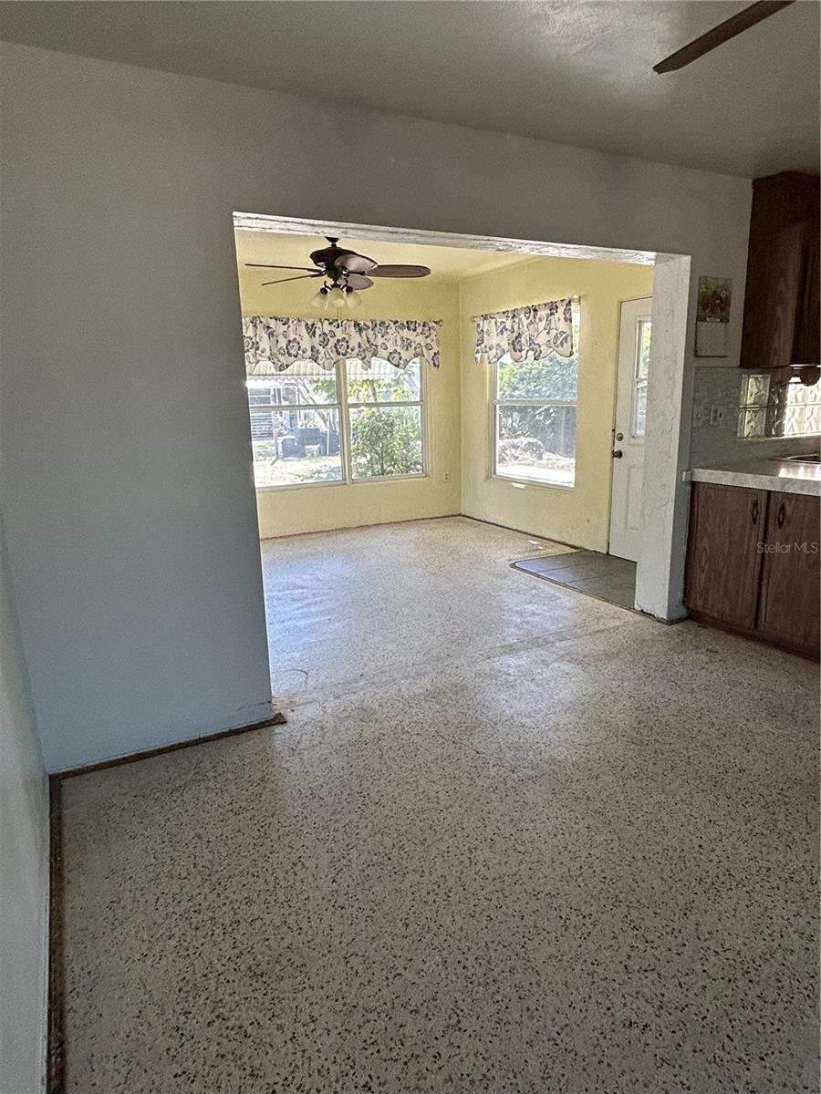 6116 52ND AVE N, KENNETH CITY, FL, 33709