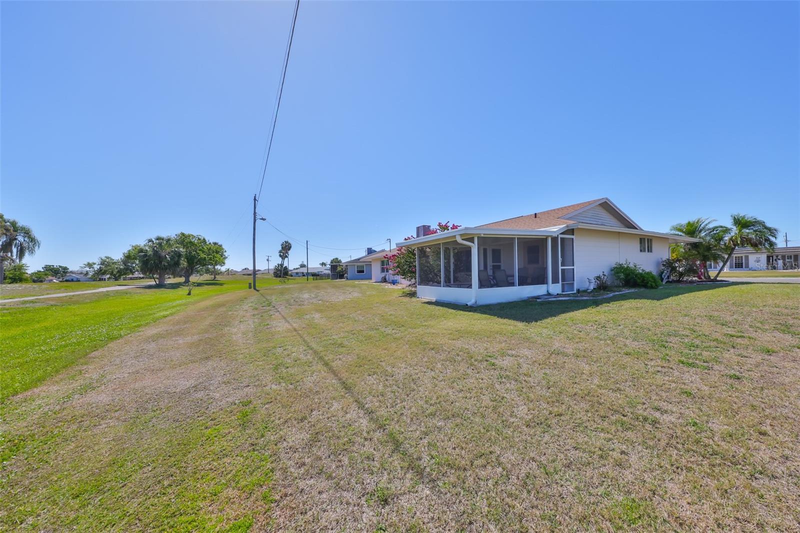 607 FOX HILLS DR, SUN CITY CENTER, FL, 33573