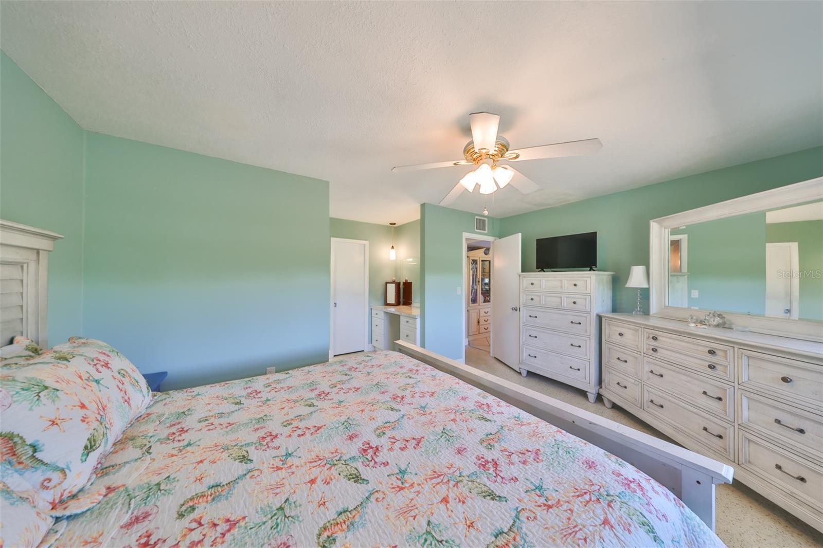 607 FOX HILLS DR, SUN CITY CENTER, FL, 33573