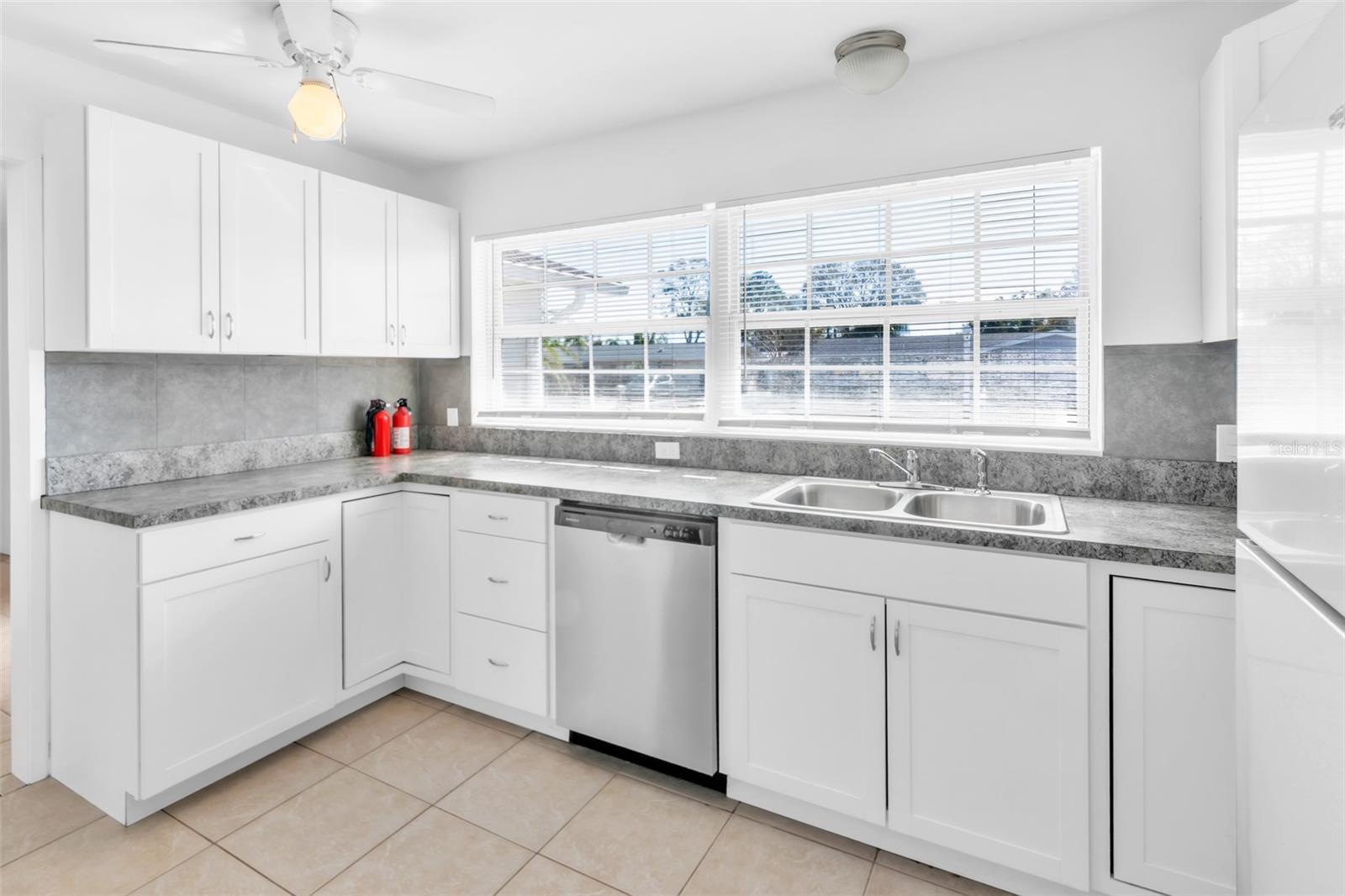 13963 TRINIDAD DR, SEMINOLE, FL, 33776