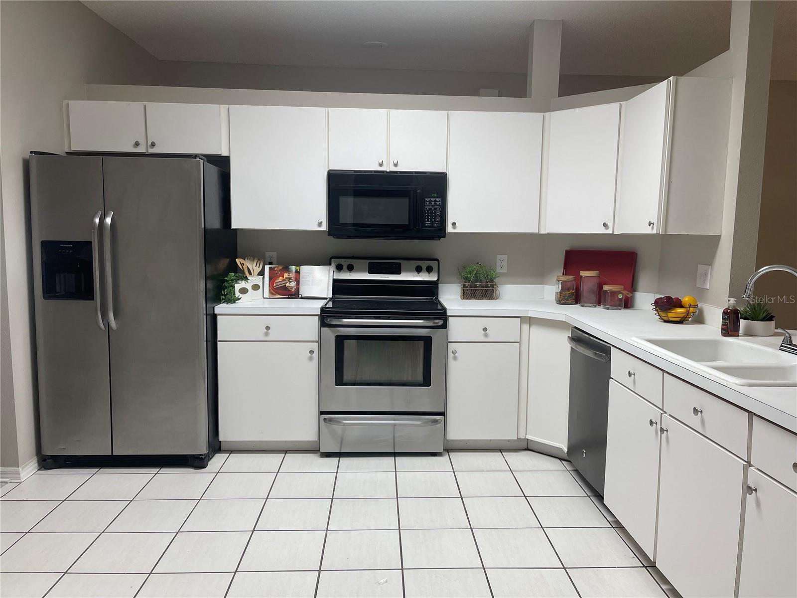 310 CRYSTAL GOBLET CT, VALRICO, FL, 33594