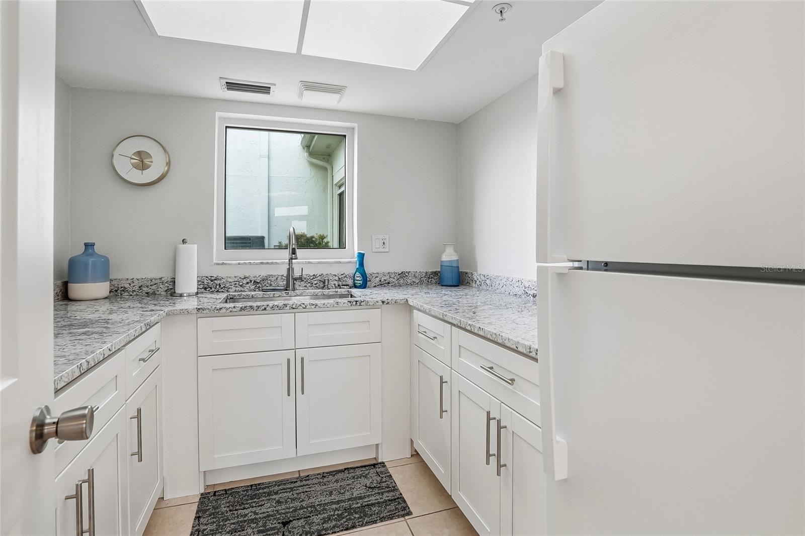 Windsor Hall community kitchen.