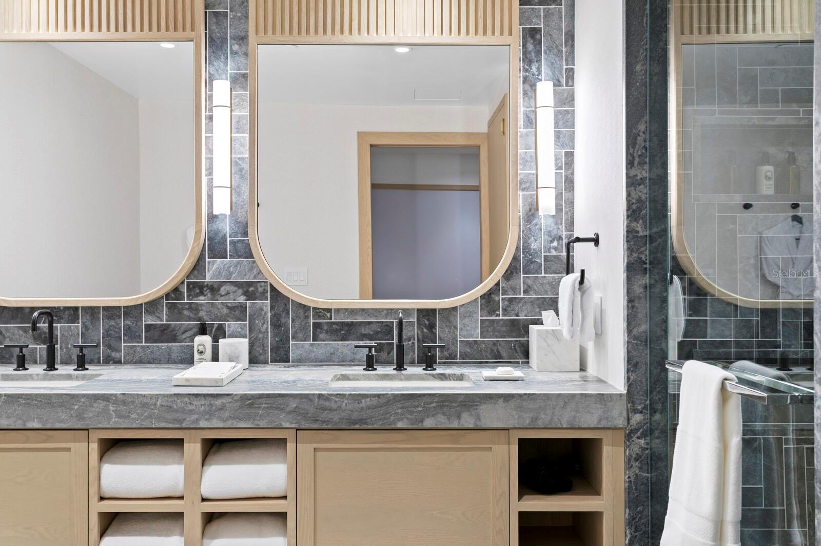 3015 S YSABELLA AVE #2002, TAMPA, FL, 33629