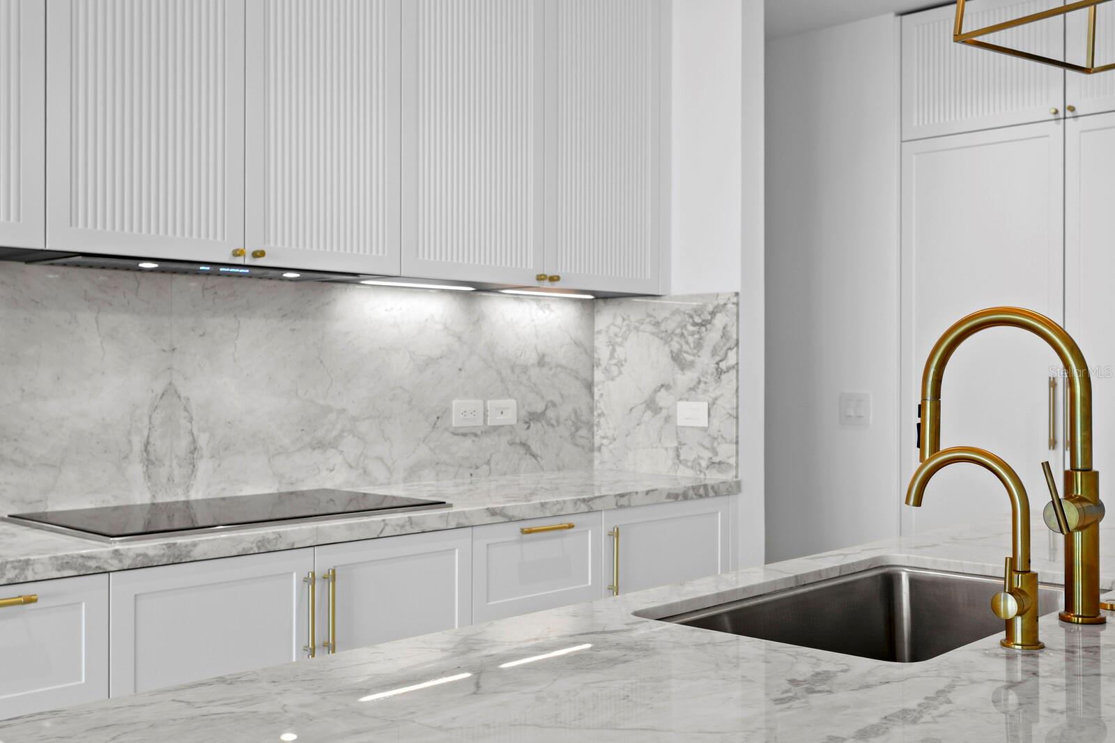 3015 S YSABELLA AVE #2002, TAMPA, FL, 33629