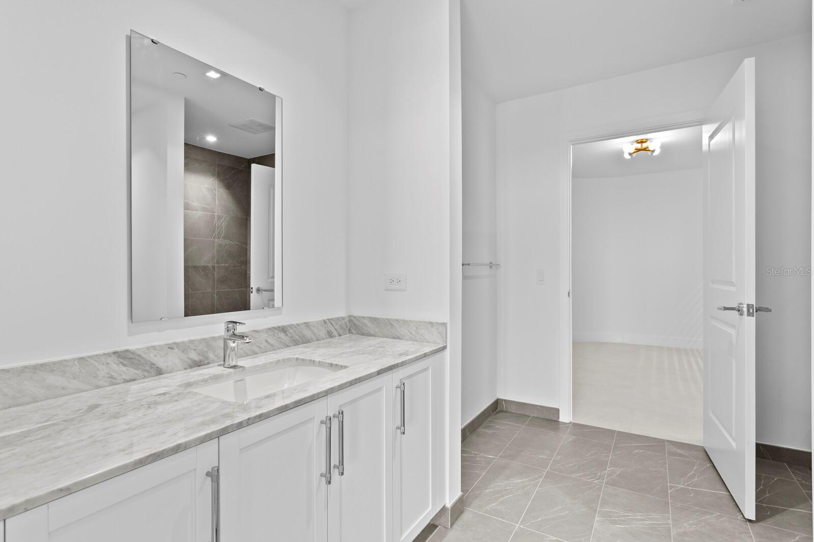 3015 S YSABELLA AVE #2002, TAMPA, FL, 33629