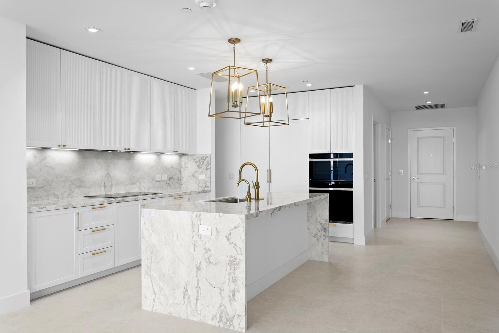 3015 S YSABELLA AVE #2002, TAMPA, FL, 33629